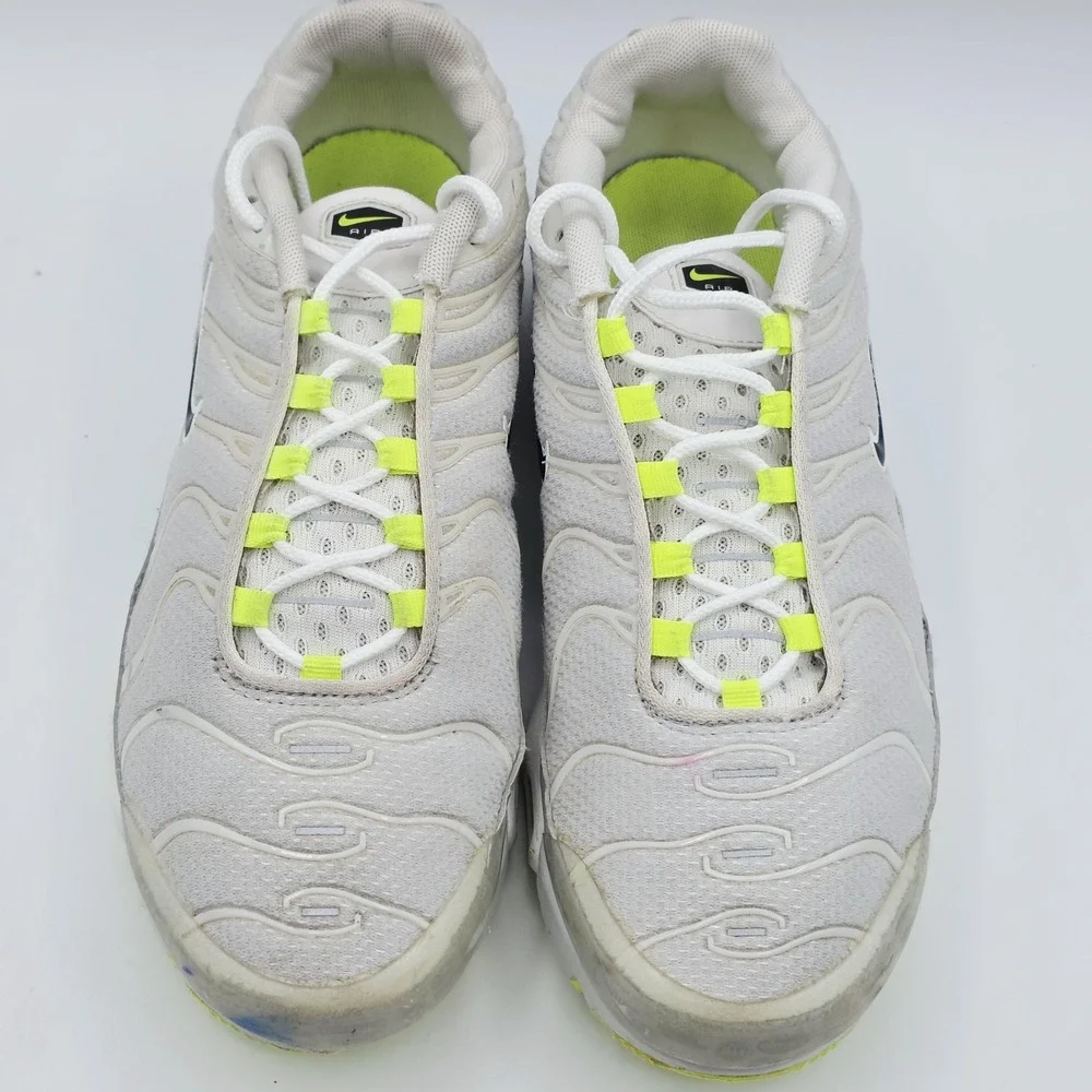 Nike‎ Air Max Plus Shoes Youth Size 6.5Y White Volt CD0609-015 Casual Sneakers